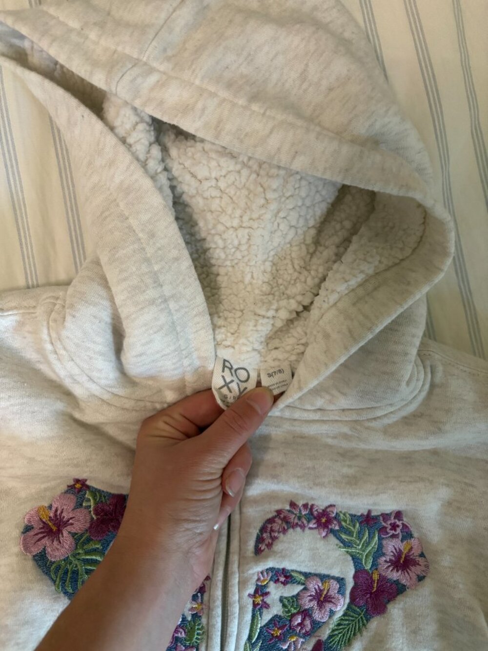Girls Roxy Sweater - Picture 2 of 2